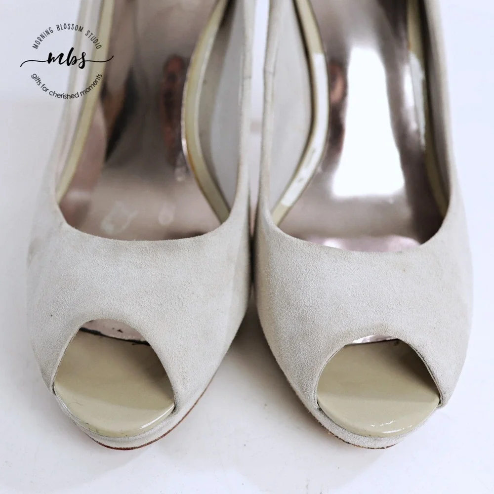 Coach Suede Y2K‎ Platform Stiletto Peep Toe Heel Pumps Light Gray Women 8.5
